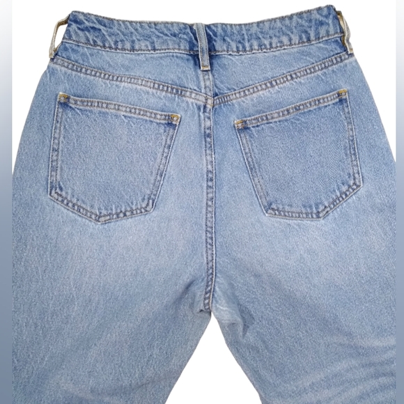 High waisted PacSun Women's size 4 (26) Mom Jeans cropped loose fit petite - Picture 6 of 7